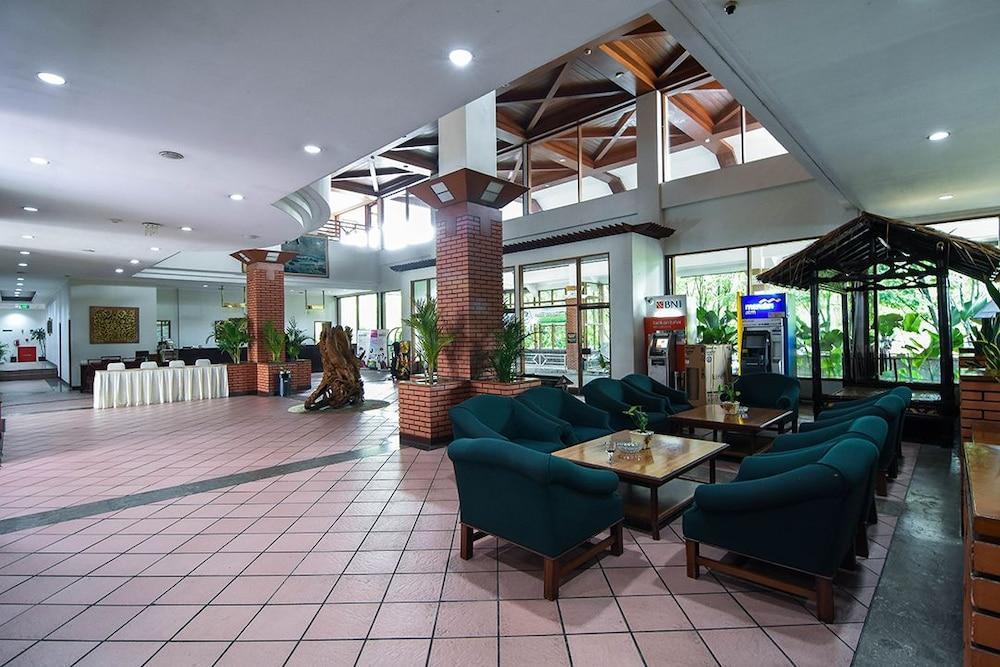 Jatinangor National Golf & Resort Esterno foto